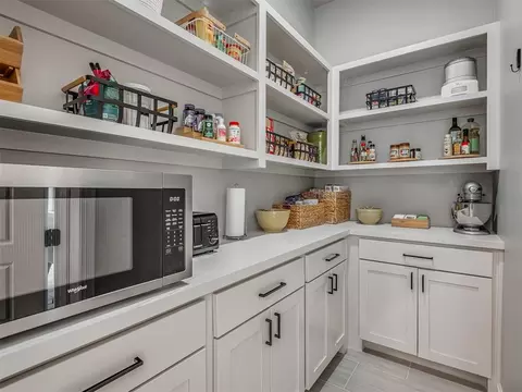 Kitchen - 9400 S Post Rd, Guthrie, OK 73044 photo 7 of 7