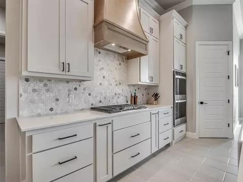 Kitchen - 9400 S Post Rd, Guthrie, OK 73044 photo 6 of 7
