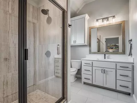 Bath - 9400 S Post Rd, Guthrie, OK 73044 photo 6 of 7