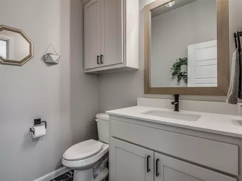 Bath - 9400 S Post Rd, Guthrie, OK 73044 photo 7 of 7