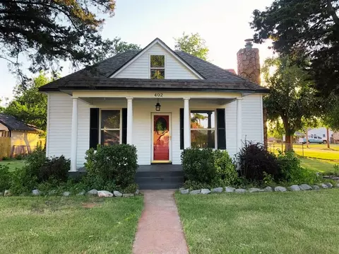 402 S 8th St, Kingfisher, OK 73750