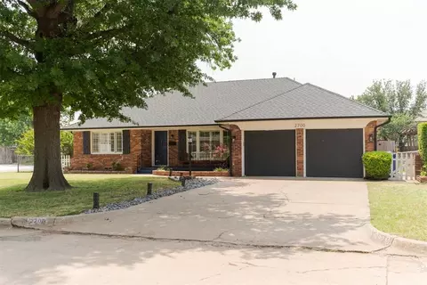 2700 Abbey Rd, Oklahoma City, OK 73120
