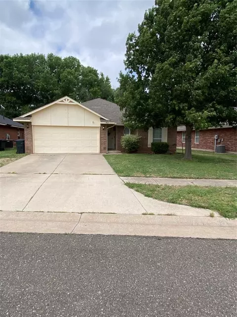 413 Spring Creek Rd, Oklahoma City, OK 73117