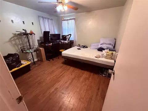 Bedroom - 217 S 17th St, Clinton, OK 73601 photo 3 of 4