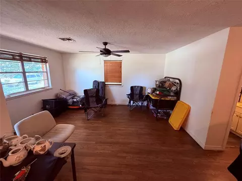 Living - 217 S 17th St, Clinton, OK 73601 photo 1 of 1