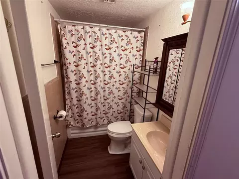 Bath - 217 S 17th St, Clinton, OK 73601 photo 1 of 1