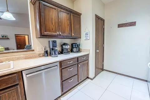 Kitchen - 209 Williams Ave, Tuttle, OK 73089 photo 4 of 5
