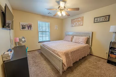 Bedroom - 209 Williams Ave, Tuttle, OK 73089 photo 1 of 7