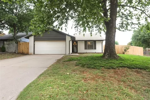 12301 SW 15th Ter, Yukon, OK 73099