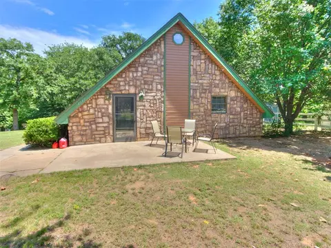 1075 Wildfire Dr, Norman, OK 73026