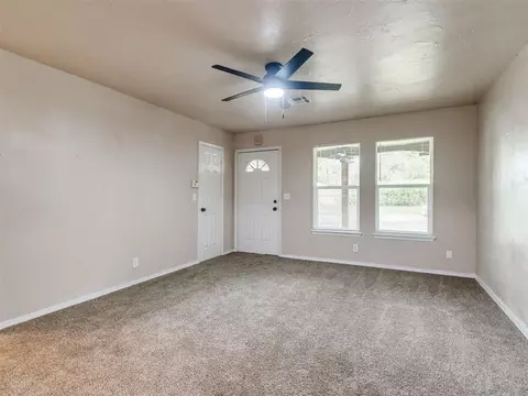 Living - 207 E Beech St, Tecumseh, OK 74873 photo 6 of 6