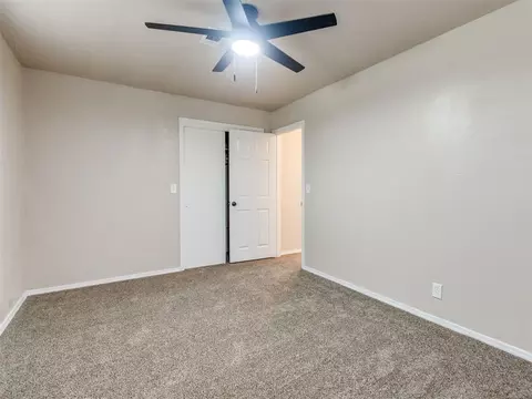 Bedroom - 207 E Beech St, Tecumseh, OK 74873 photo 3 of 9
