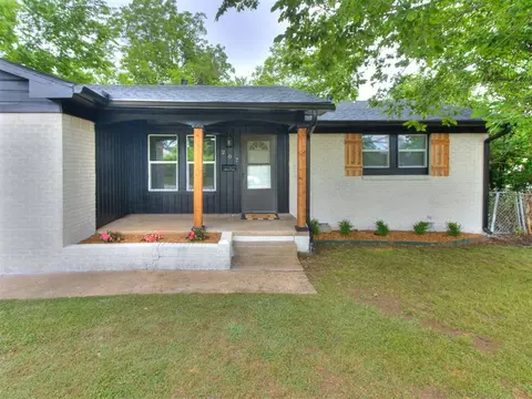Exterior - 207 E Beech St, Tecumseh, OK 74873 photo 4 of 7