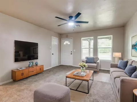 Living - 207 E Beech St, Tecumseh, OK 74873 photo 2 of 6