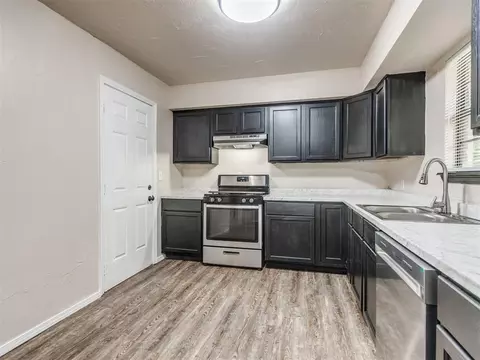 Kitchen - 207 E Beech St, Tecumseh, OK 74873 photo 4 of 6