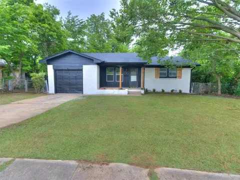 Exterior - 207 E Beech St, Tecumseh, OK 74873 photo 3 of 7