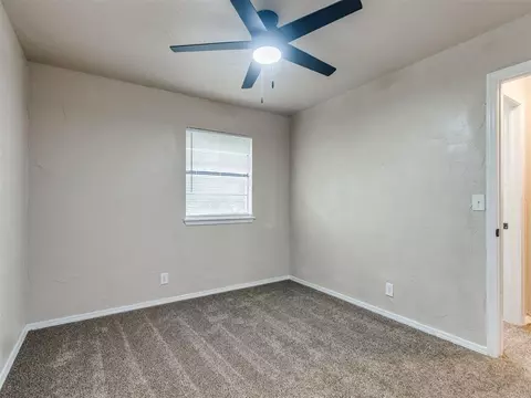 Bedroom - 207 E Beech St, Tecumseh, OK 74873 photo 7 of 9