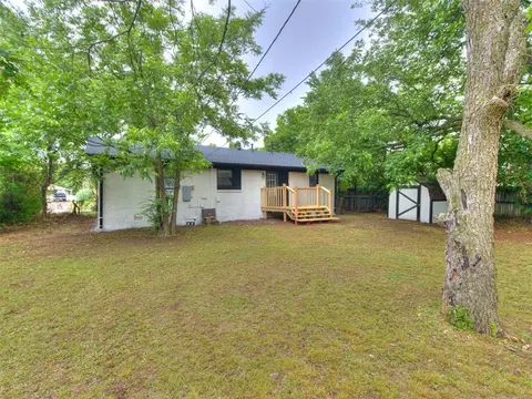 Exterior - 207 E Beech St, Tecumseh, OK 74873 photo 5 of 7