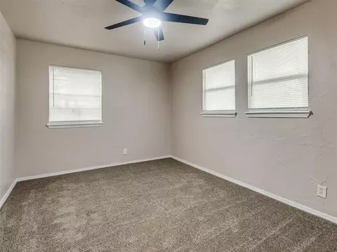 Bedroom - 207 E Beech St, Tecumseh, OK 74873 photo 5 of 9