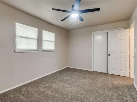 Bedroom - 207 E Beech St, Tecumseh, OK 74873 photo 4 of 9