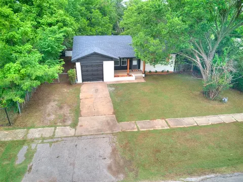 View/Area - 207 E Beech St, Tecumseh, OK 74873 photo 2 of 4