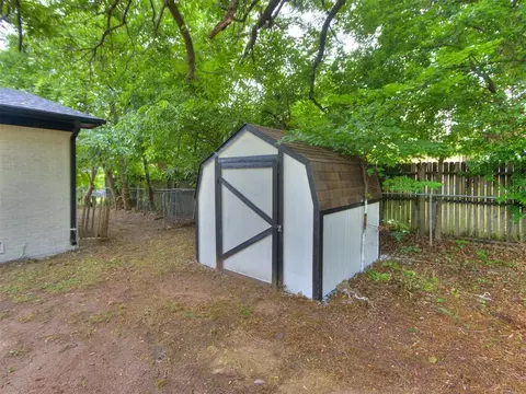 Exterior - 207 E Beech St, Tecumseh, OK 74873 photo 6 of 7