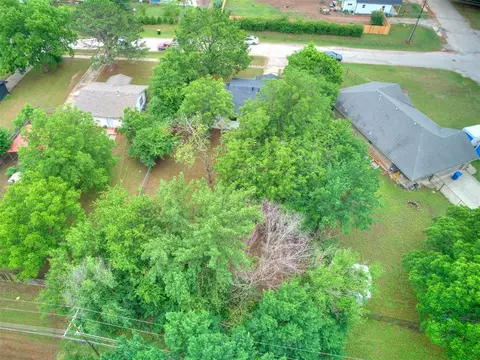 View/Area - 207 E Beech St, Tecumseh, OK 74873 photo 3 of 4