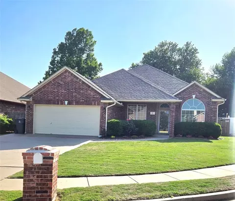 12209 Village Ln, Oklahoma City, OK 73170