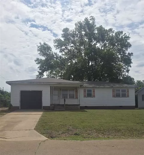 1724 Haynie Ln, Prague, OK 74864