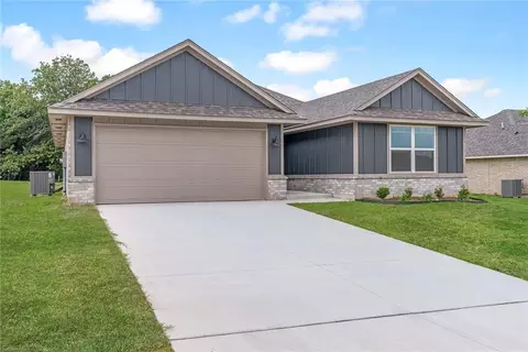 4640 Lincoln Lndg, Harrah, OK 73045