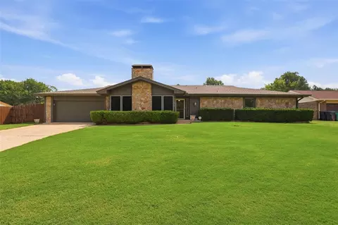 11404 Spring Creek Rd, Oklahoma City, OK 73162