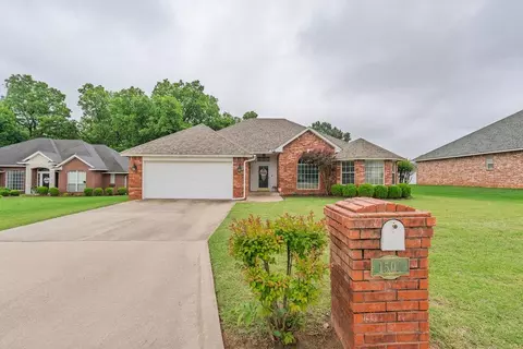 1503 Berkshire Pl, Shawnee, OK 74804