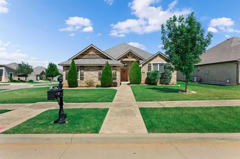 15932 Capri Ln, Edmond, OK 73013
