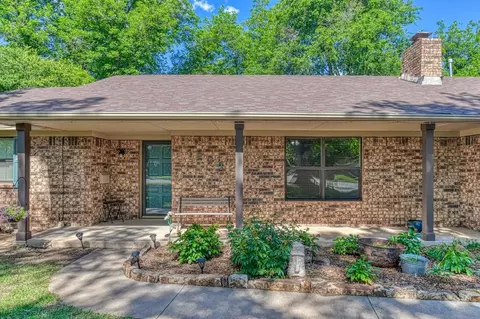 1224 S 8th Ave, Chickasha, OK 73018