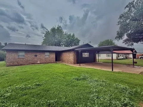 1355 Highway 62, Chickasha, OK 73018