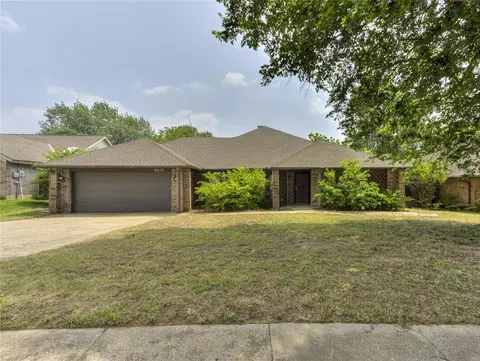 2512 Brookhaven Dr, Edmond, OK 73034