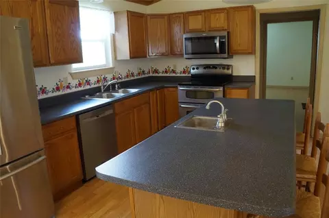 Kitchen - 29871 N 150th St, Wayne, OK 73095 photo 1 of 5