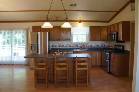Kitchen - 29871 N 150th St, Wayne, OK 73095 photo 4 of 5