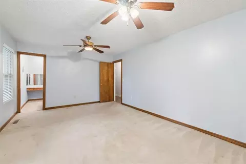 Bedroom - 1025 E Triplett Rd, Guthrie, OK 73044 photo 4 of 7