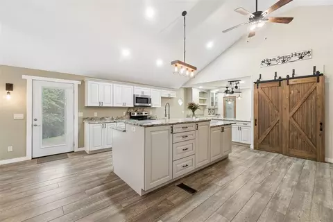 Kitchen - 1025 E Triplett Rd, Guthrie, OK 73044 photo 1 of 7