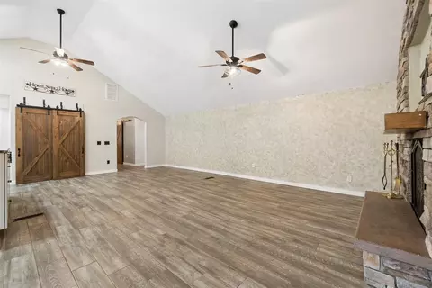 Living - 1025 E Triplett Rd, Guthrie, OK 73044 photo 1 of 3