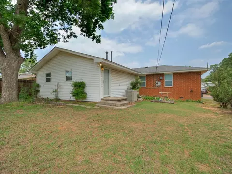 Exterior - 20810 Silver St, Harrah, OK 73045 photo 6 of 8