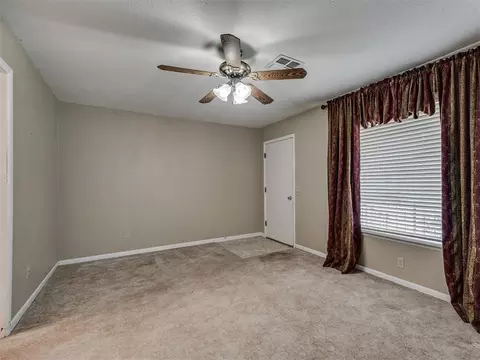Living - 20810 Silver St, Harrah, OK 73045 photo 3 of 6
