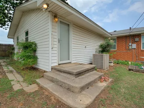 Exterior - 20810 Silver St, Harrah, OK 73045 photo 5 of 8