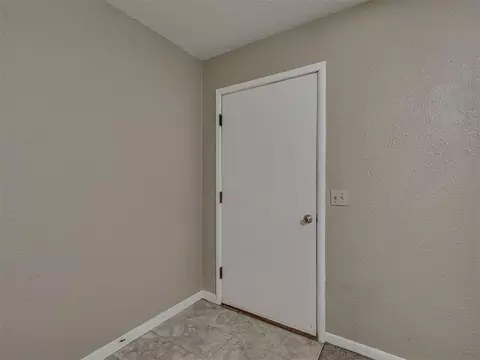 Entry Way - 20810 Silver St, Harrah, OK 73045 photo 1 of 1