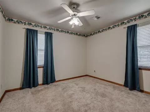Bedroom - 20810 Silver St, Harrah, OK 73045 photo 4 of 9