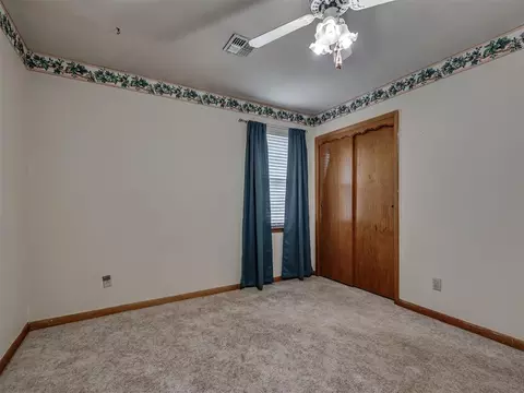 Bedroom - 20810 Silver St, Harrah, OK 73045 photo 5 of 9