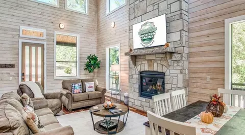 Living - 384 Eagle Mountain Trl, Broken Bow, OK 74728 photo 1 of 3