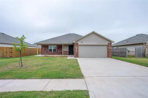 1025 S Colt Ln, Mustang, OK 73064