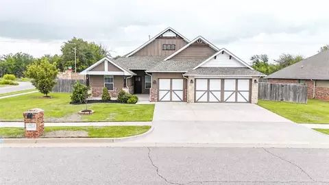 12013 SW 45th Ter, Mustang, OK 73064